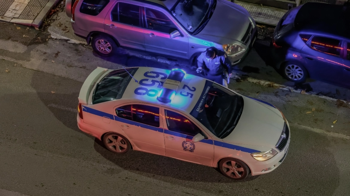 Μυστήριο στη Βέροια: 24χρονη βρέθηκε σοβαρά τραυματισμένη σε πιλοτή πολυκατοικίας