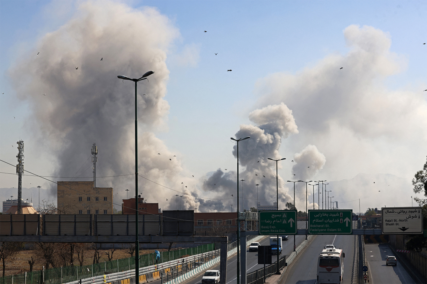 LIVE: Αυστηρή προειδοποίηση Τραμπ για τα Στενά του Ορμούζ, «εμείς θα αποφασίσουμε το τέλος του πολέμου» απαντά η Τεχεράνη