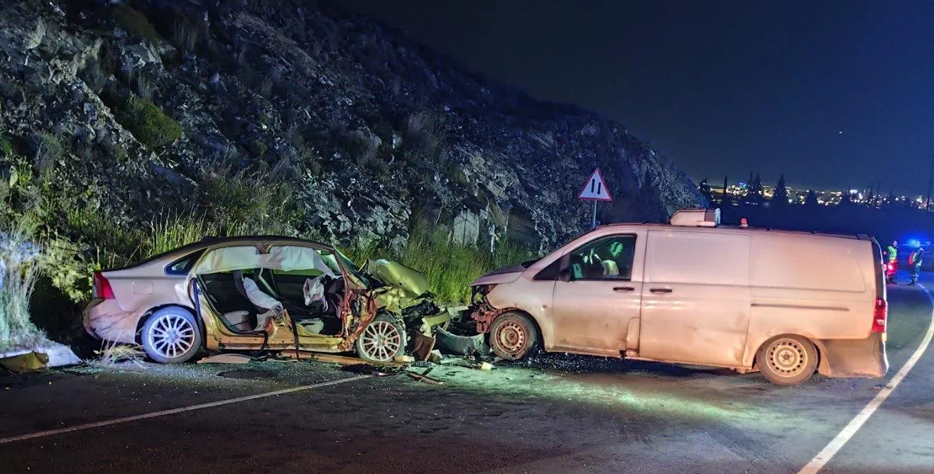 Μετωπική η σύγκρουση που στοίχισε τη ζωή στον 52χρονο Νίκο, ένταλμα σύλληψης κατά του 68χρονου οδηγού