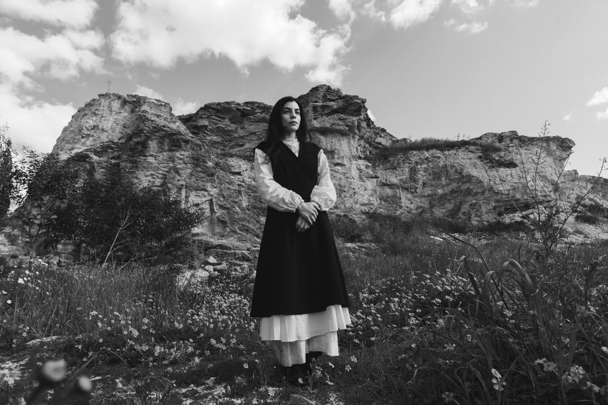 «Το Βουνί»: Θεατρική διασκευήτου ομώνυμου μυθιστορήματος της Λουΐζας Παπαλοΐζου