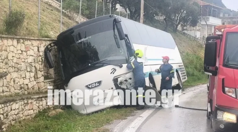 Επείγουσα αεροδιακομιδή 53χρονου από τη Ζάκυνθο στα Γιάννενα μετά από σοβαρό τροχαίο με σχολικό