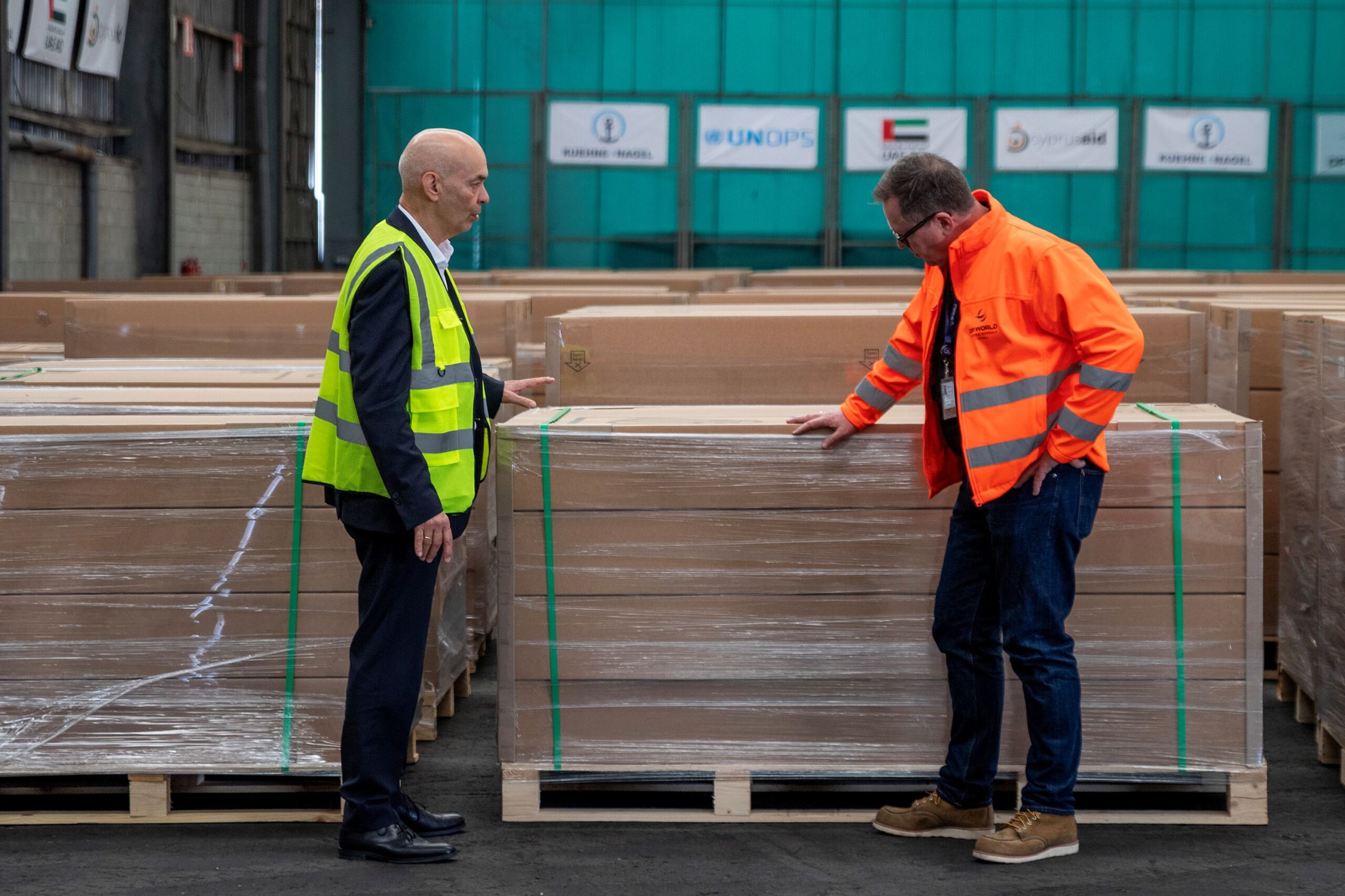 &Xi;&epsilon;&kappa;&alpha;&theta;&alpha;&rho;ί&zeta;&epsilon;&iota; &omicron; &Beta;&alpha;&phi;&epsilon;ά&delta;&eta;&sigmaf;: &Tau;&alpha; &lambda;&iota;&mu;ά&nu;&iota;&alpha; &kappa;&alpha;&iota; &alpha;&epsilon;&rho;&omicron;&delta;&rho;ό&mu;&iota;&alpha; &tau;&eta;&sigmaf; &Kappa;ύ&pi;&rho;&omicron;&upsilon; &lambda;&epsilon;&iota;&tau;&omicron;&upsilon;&rho;&gamma;&omicron;ύ&nu; &kappa;&alpha;&nu;&omicron;&nu;&iota;&kappa;ά