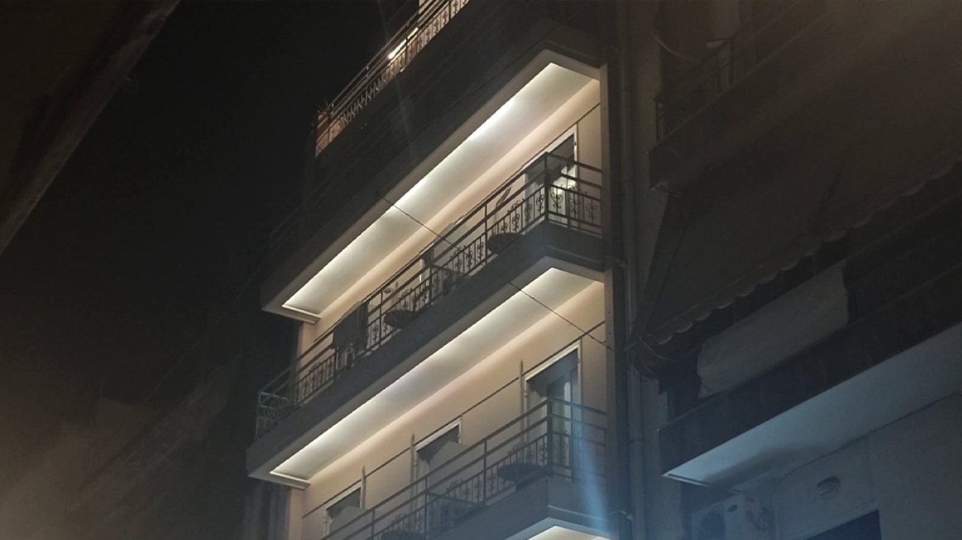 Τραγωδία στην Αθήνα: Νεκρός 15χρονος μαθητής που έπεσε από τον τρίτο όροφο ξενοδοχείου