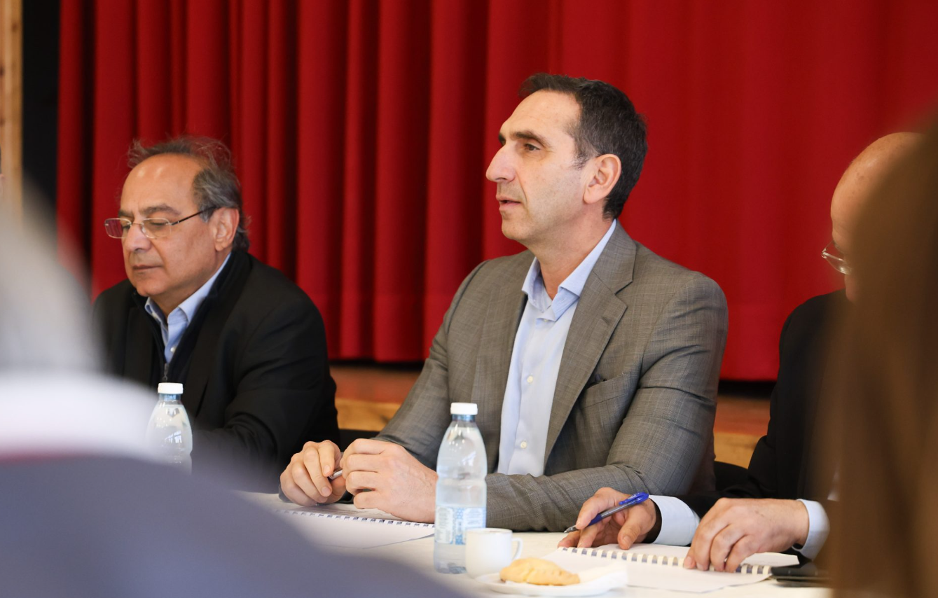 Είδε κοινοτάρχες της επαρχίας Λευκωσίας κι άκουσε τα προβλήματά τους ο ΥΠΕΣ: «Είμαστε εδώ για να δώσουμε λύσεις όπου μπορούμε»