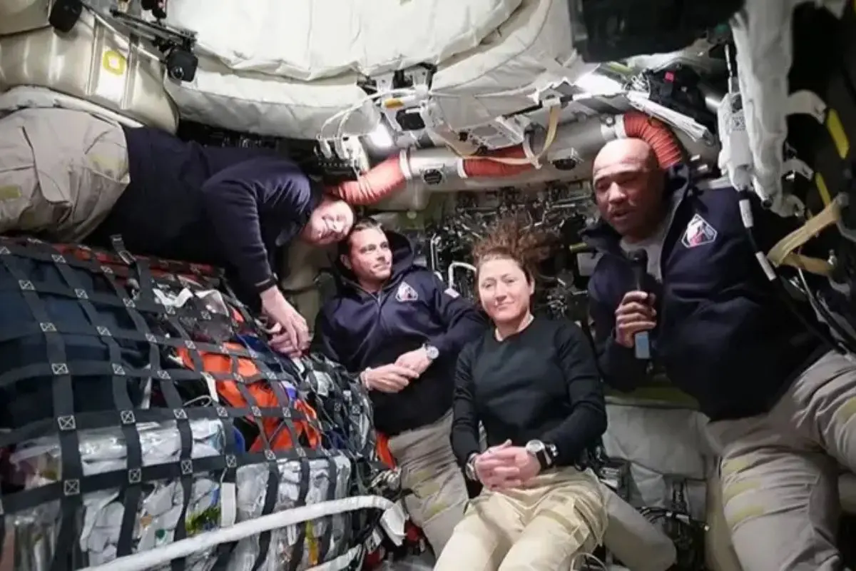 Ιστορικό ταξίδι στη Σελήνη: Ξεκίνησαν οι αστροναύτες της αποστολής «Άρτεμις 2» (ΒΙΝΤΕΟ)