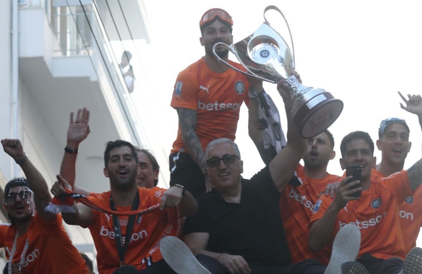 Η συγχαρητήρια επιστολή Γκαγκάτση σε Μπούση για το Κύπελλο: «Σπουδαίο να βλέπουμε ομάδα της περιφέρειας στην κορυφή»