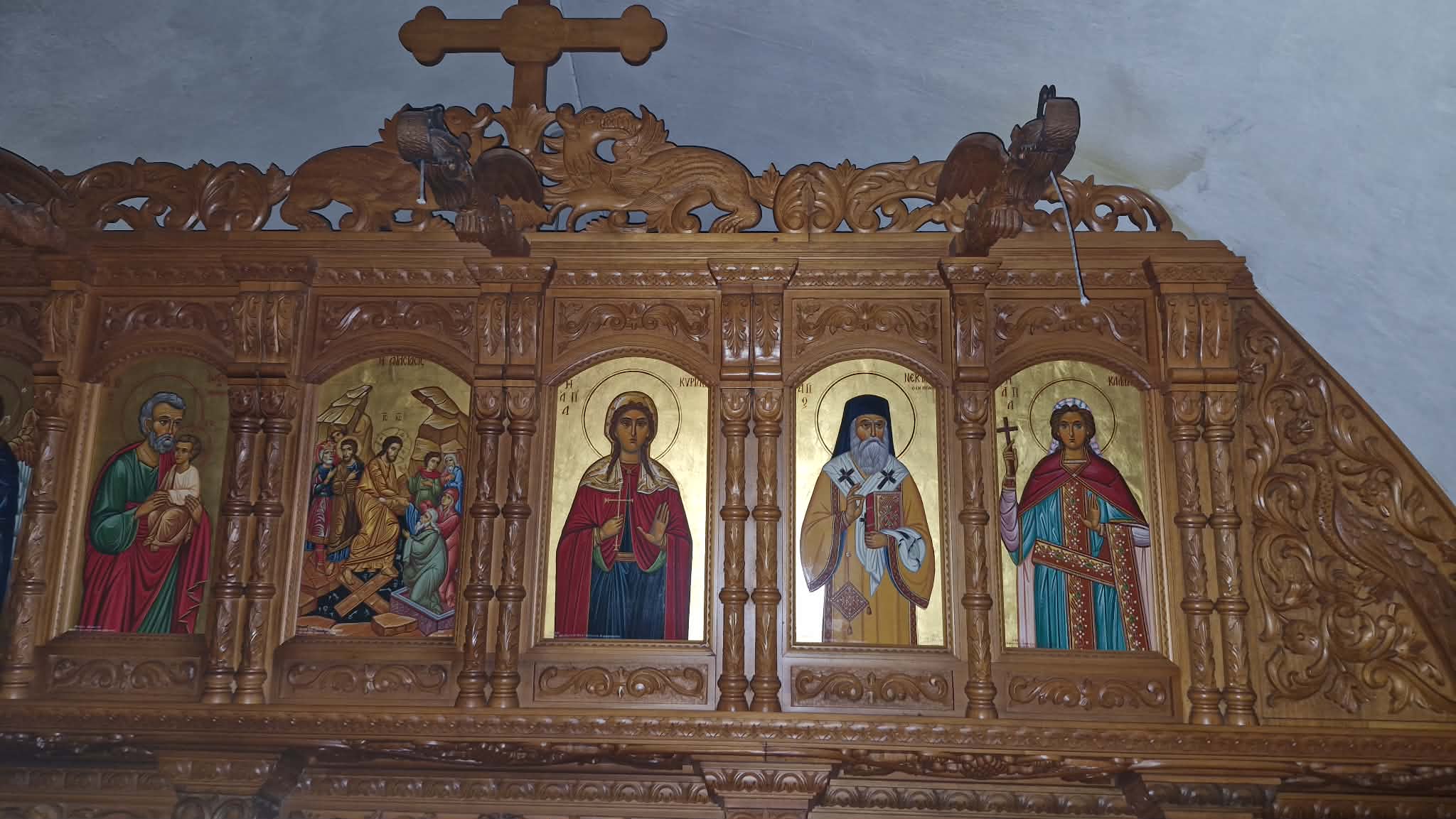 Ιερόσυλοι χτύπησαν στο Αυγόρου: Έκλεψαν καντήλια και μανουάλι από εξωκλήσι