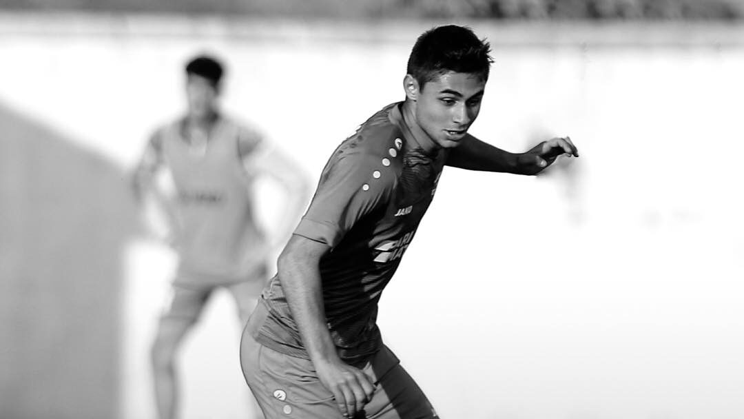 «Yπήρξε ένα παιδί με ήθος»: Συγκλονίζουν τα μηνύματα αποχαιρετισμού στον 21χρονο Άγγελο