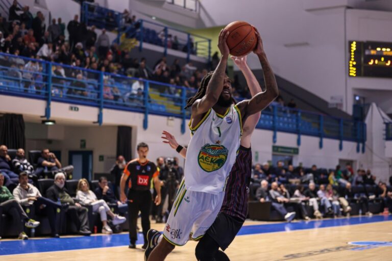 Oλοκλήρωσε με το 22ο ροζ φύλλο η Πετρολίνα ΑΕΚ