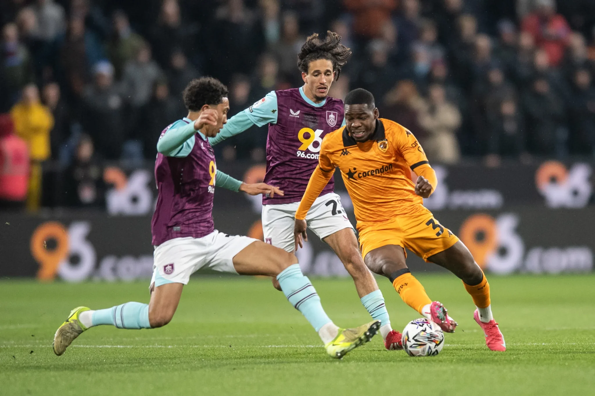 Επέστρεψε από χιαστό και το έπαθε ξανά μέσα σε 10 λεπτά αγώνα