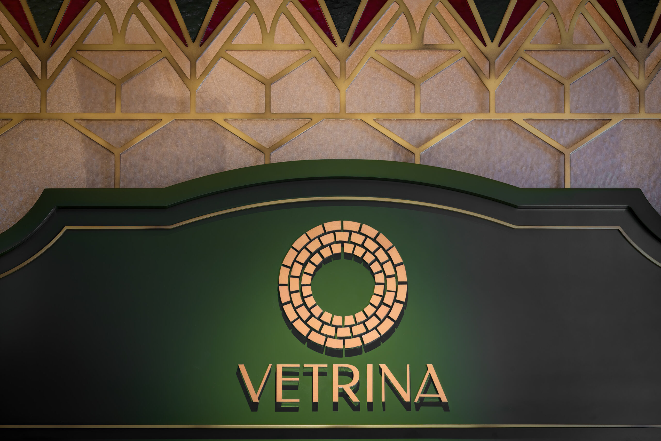 Vetrina x Exereton: &Mu;ί&alpha; &sigma;&upsilon;&nu;&epsilon;&rho;&gamma;&alpha;&sigma;ί&alpha; &pi;&omicron;&upsilon; &epsilon;&nu;ώ&nu;&epsilon;&iota; &tau;&eta;&nu; &alpha;&pi;ό&lambda;&alpha;&upsilon;&sigma;&eta; &mu;&epsilon; &tau;&eta;&nu; &upsilon;&gamma;&iota;&epsilon;&iota;&nu;ή &delta;&iota;&alpha;&tau;&rho;&omicron;&phi;ή