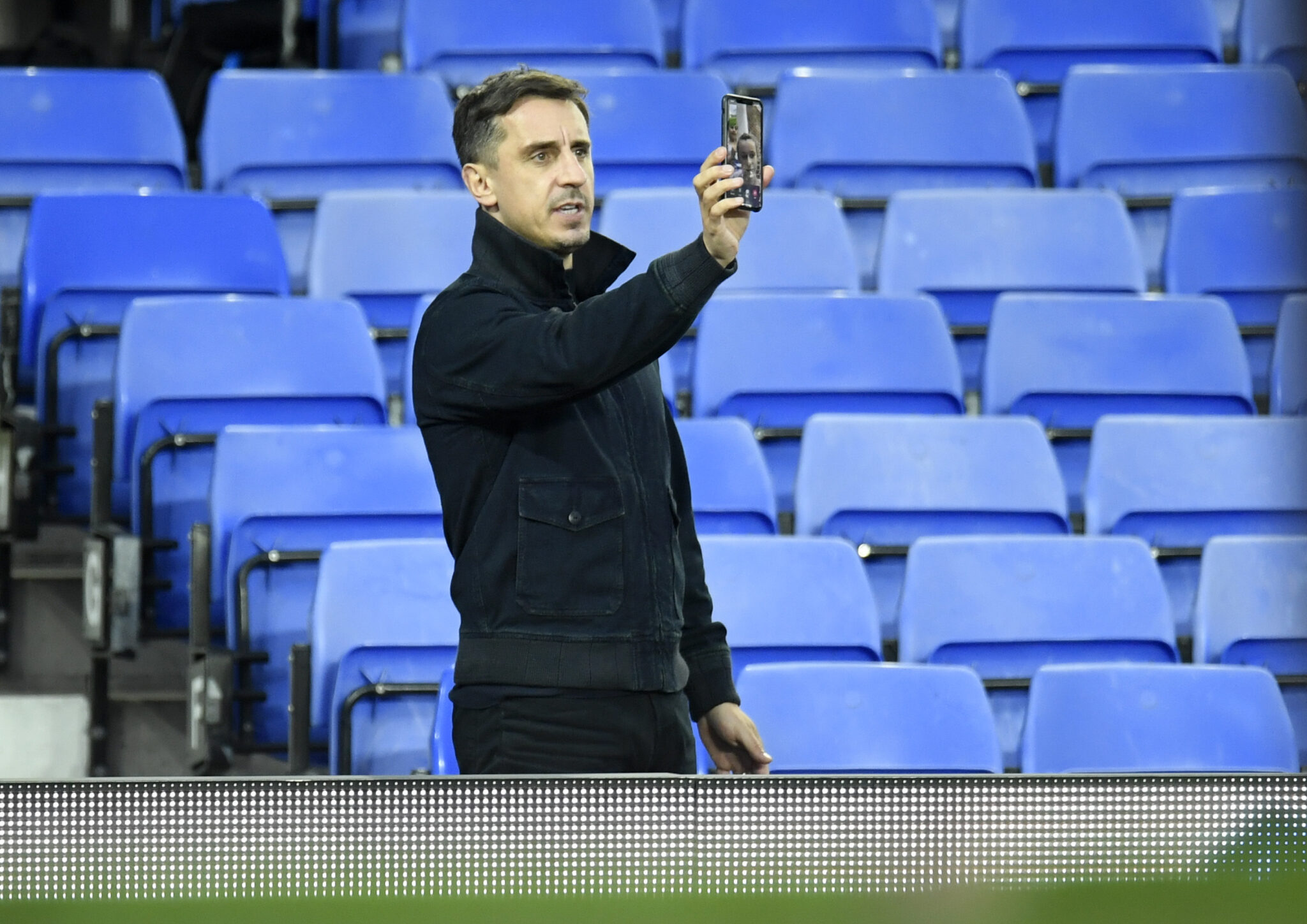 Νέβιλ: «Αυτά τα εξαετή συμβόλαια είναι για γέλια – Οι διοικούντες την Τσέλσι δεν ξέρουν τι κάνουν»