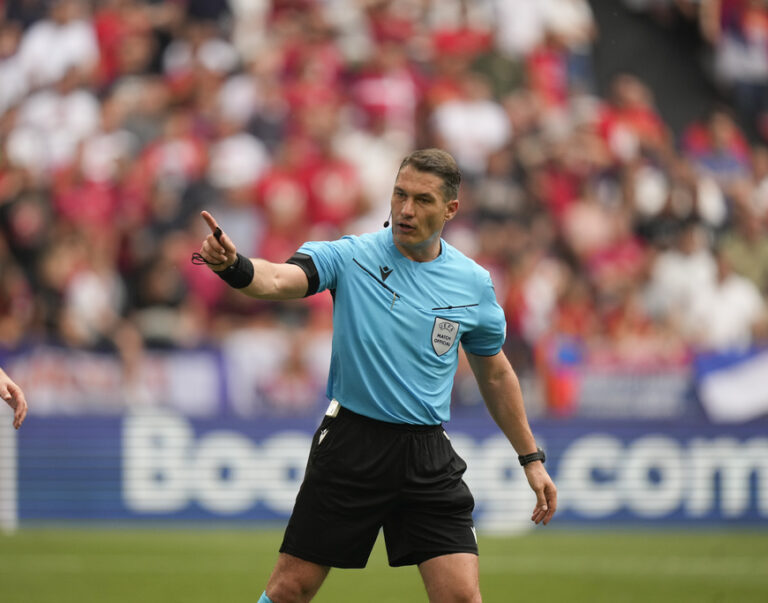 Σκέψεις της UEFA να τελειώσει για φέτος τον Ίστβαν Κόβατς