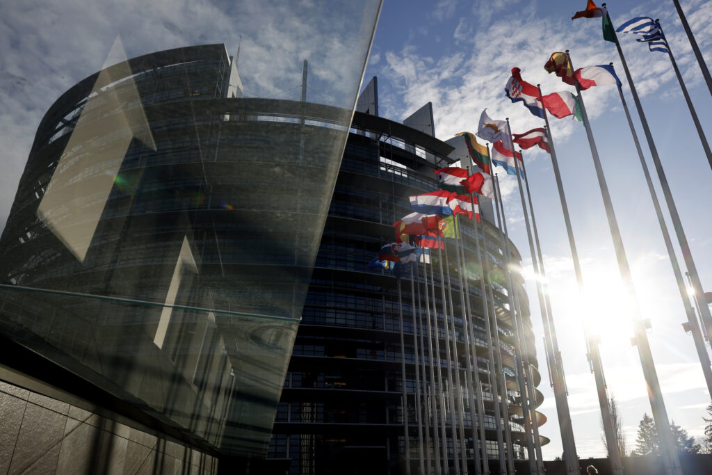 &Epsilon;&Kappa;: &Zeta;&eta;&tau;ά &pi;&iota;&omicron; &phi;&iota;&lambda;ό&delta;&omicron;&xi;&omicron; &pi;&rho;&omicron;ϋ&pi;&omicron;&lambda;&omicron;&gamma;&iota;&sigma;&mu;ό, έ&mu;&phi;&alpha;&sigma;&eta; &sigma;&epsilon; ά&mu;&upsilon;&nu;&alpha;, &alpha;&nu;&tau;&alpha;&gamma;&omega;&nu;&iota;&sigma;&tau;&iota;&kappa;ό&tau;&eta;&tau;&alpha; &kappa;&alpha;&iota; &sigma;&upsilon;&nu;&omicron;&chi;ή
