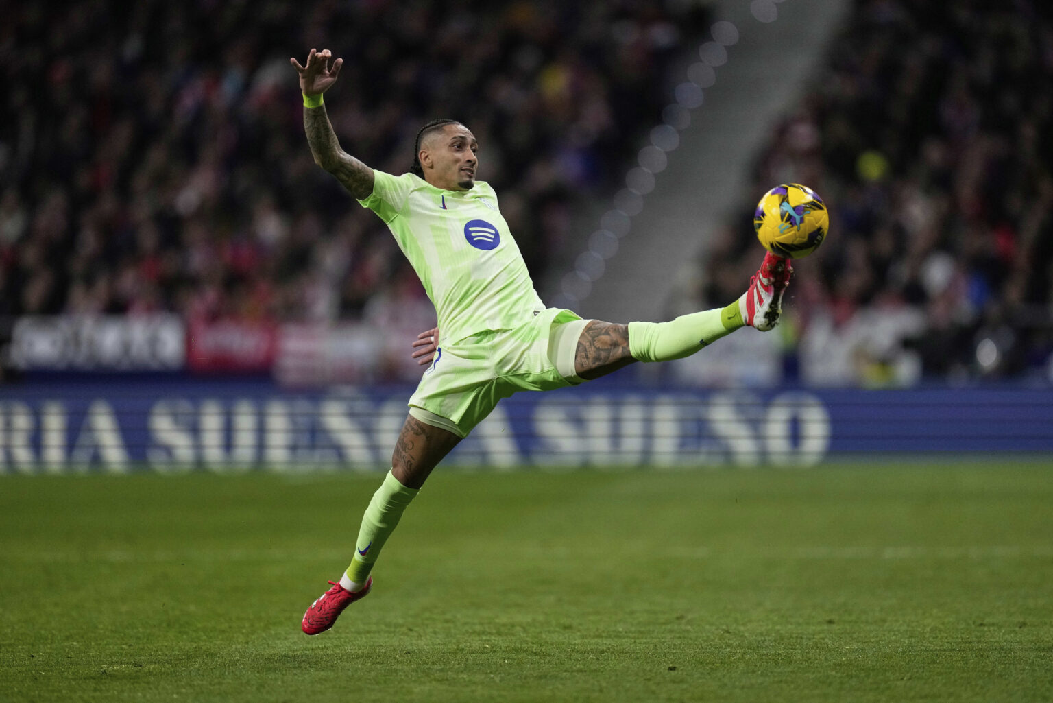 Η Μπαρσελόνα διαμαρτυρήθηκε στην UEFA για τον αγωνιστικό χώρο πριν τη ρεβάνς με την Ατλέτικο