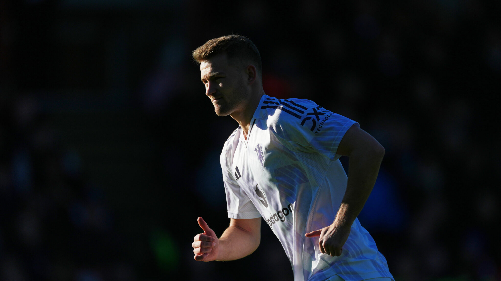 Χαμόγελα στη Μάντσεστερ Γιουνάιτεντ, πάτησε χορτάρι ο Ντε Λιχτ