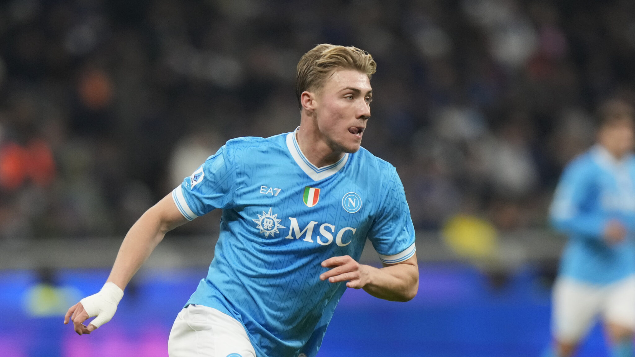 Χωρίς Χόιλουντ η Νάπολι απέναντι στη Μίλαν, βγήκε… ξαφνικά νοκ-άουτ ο Δανός