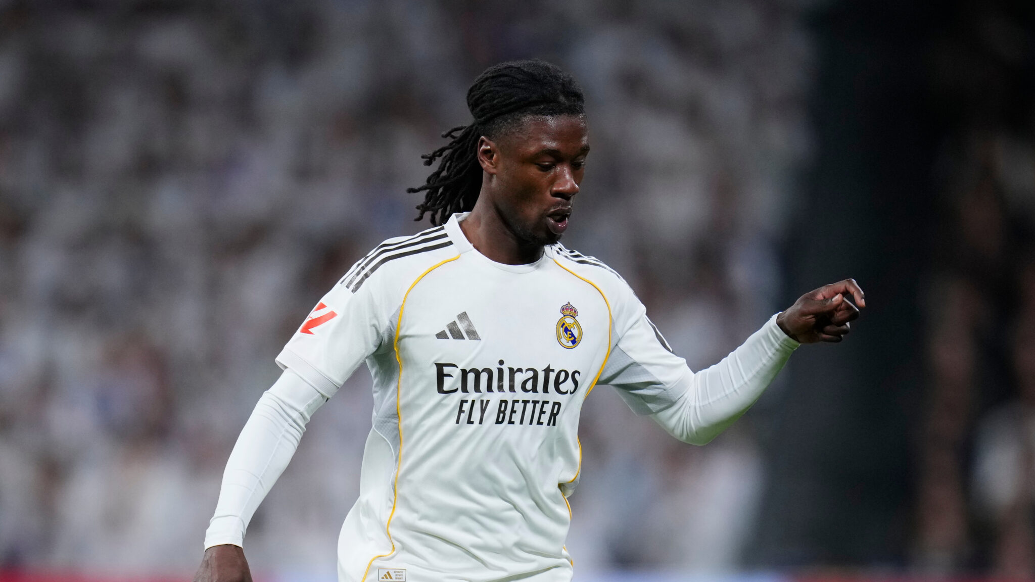 Ψηλά στη λίστα της Παρί Σεν Ζερμέν ο Καμαβινγκά, διατεθειμένη να τον πουλήσει η Ρεάλ Μαδρίτης