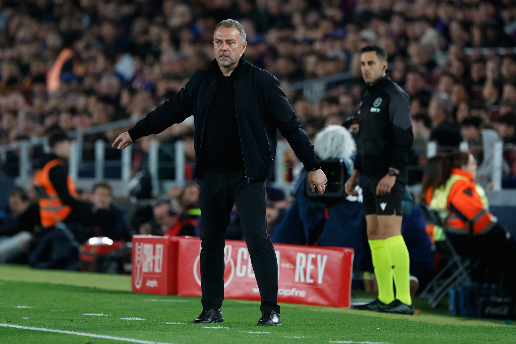 Απέρριψε τα παράπονα της Μπαρσελόνα για το ύψος του χορταριού στο «Μετροπολιτάνο» η UEFA