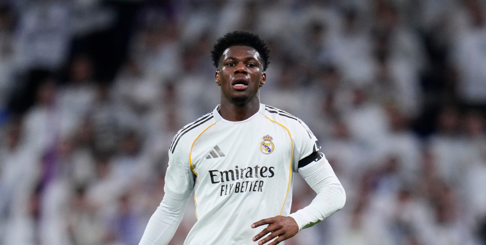 Ματιές της Μάντσεστερ Γιουνάιτεντ προς τον Τσουαμενί της Ρεάλ Μαδρίτης