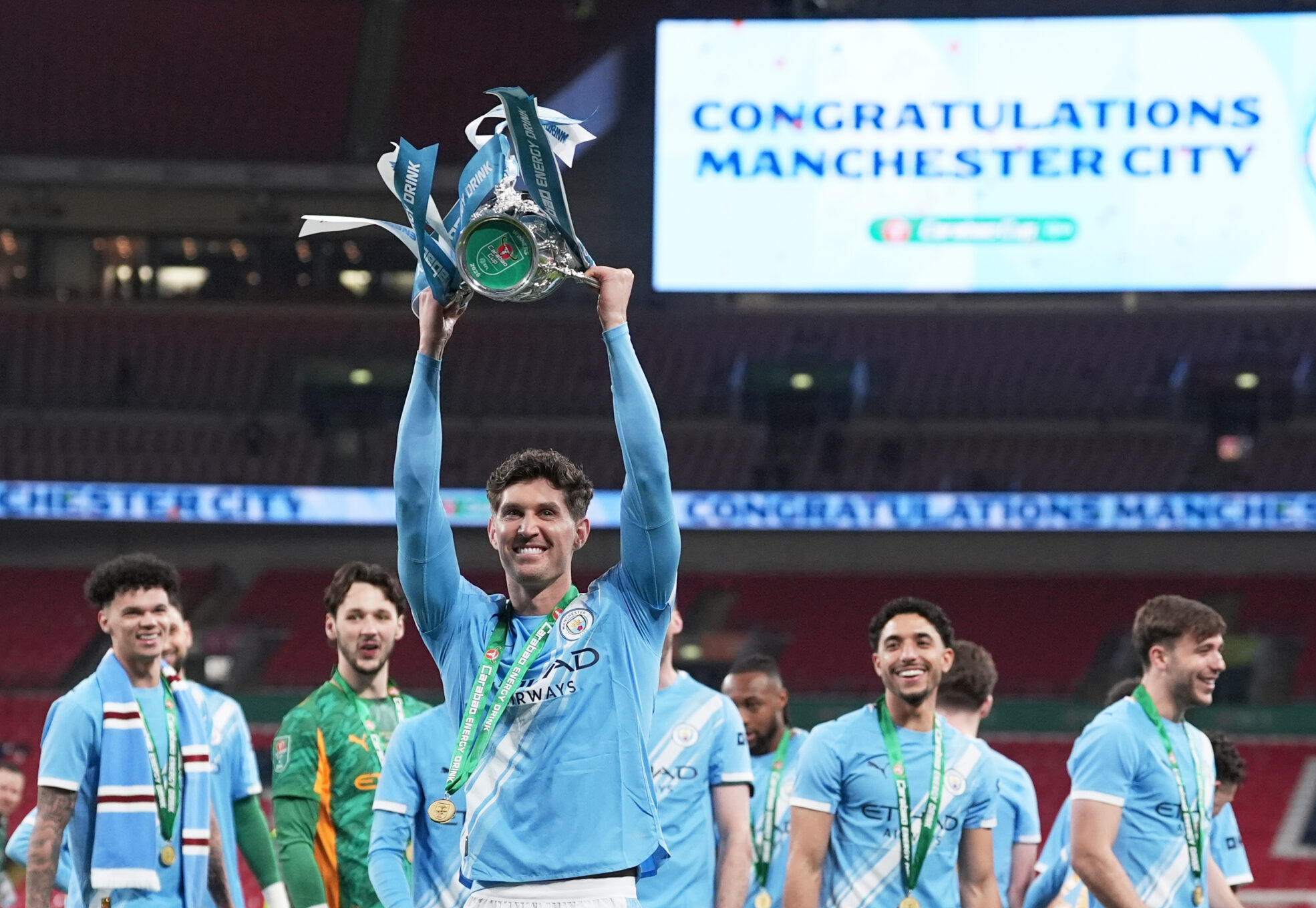 Τέλος εποχής στη Μάντσεστερ Σίτι – Αποχωρεί -και- ο Στόουνς