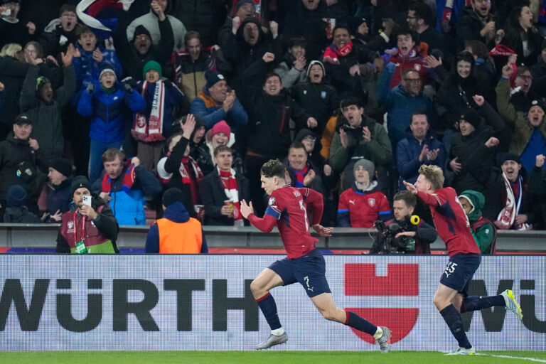 Στο Μουντιάλ από τη… βούλα Τσεχία και Βοσνία – Κάζο ξανά για την Ιταλία