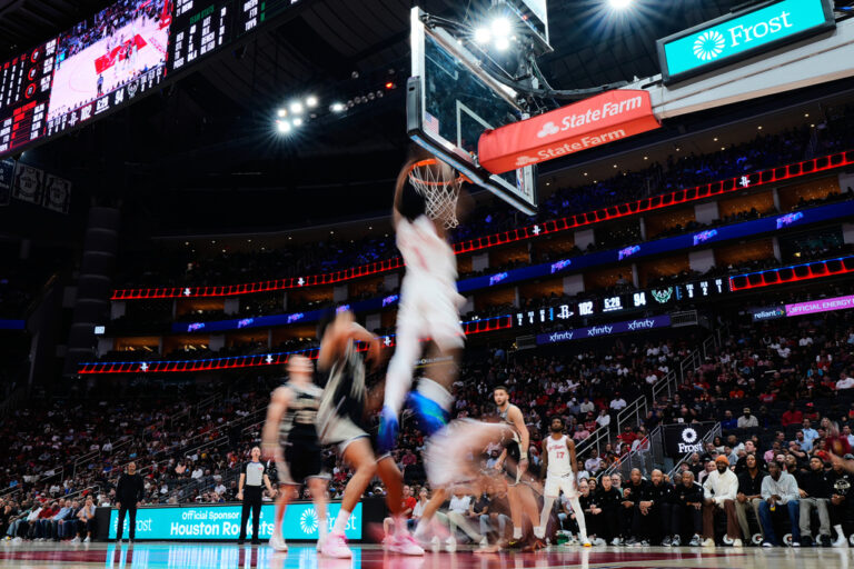 Ήττα για Μπακς χωρίς Γιάννη στο Χιούστον – Τέιτουμ και Μπράουν «διέλυσαν» τους Χιτ με εντυπωσιακή εμφάνιση (ΒΙΝΤΕΟ)