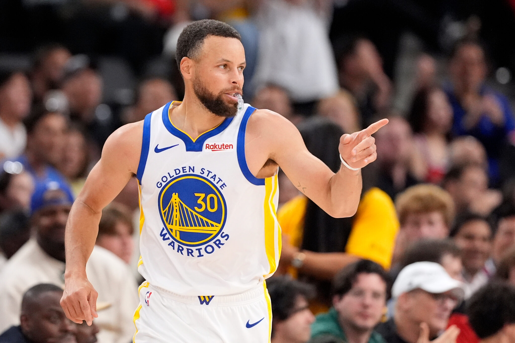 Οι Σανς «έσβησαν» τον Κάρι και τελείωσαν τους Γουόριορς – Παράσταση από τον Τζέιλεν Γκριν