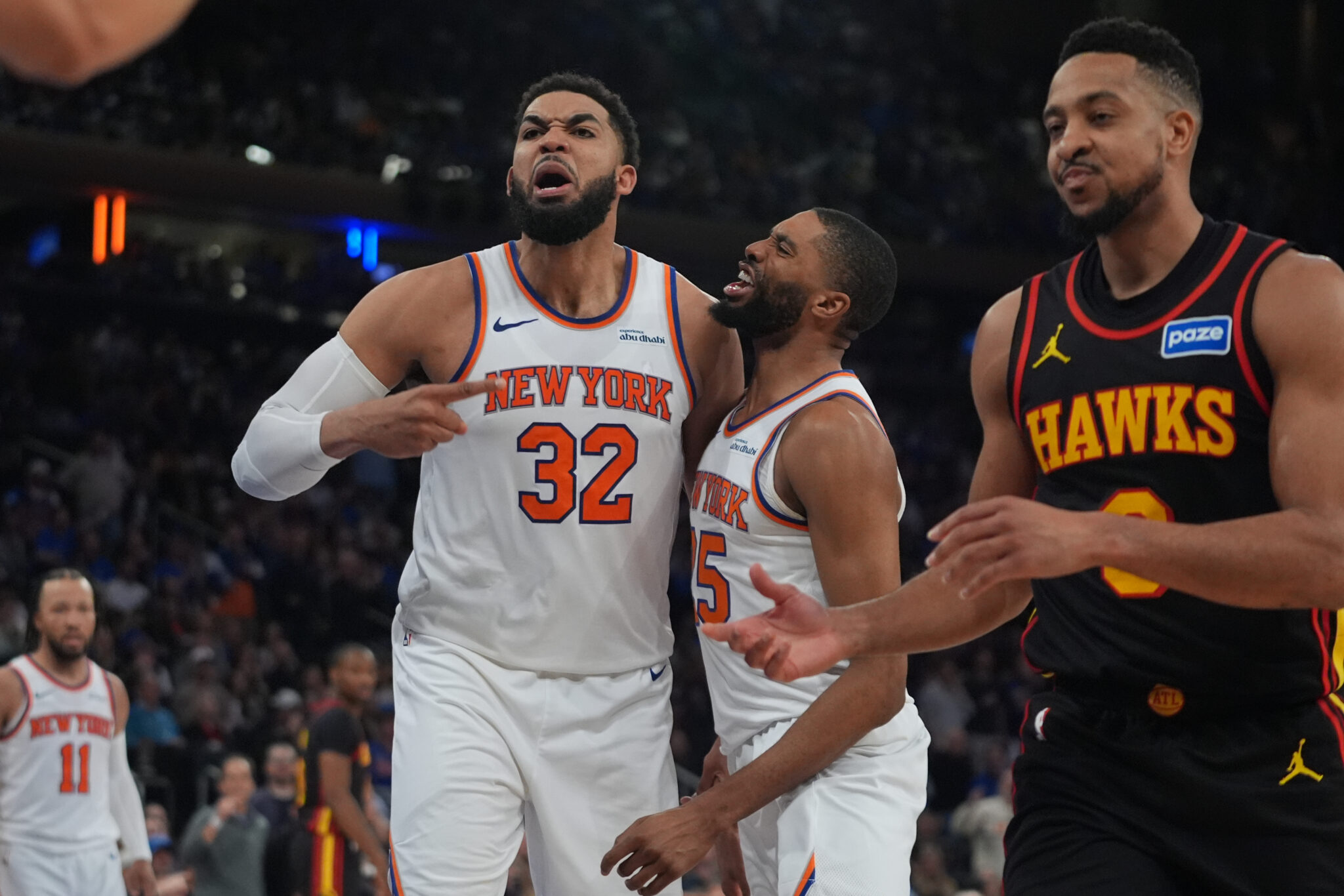 Μπράνσον και Τάουνς λύγισαν τους Χοκς στο Game 1