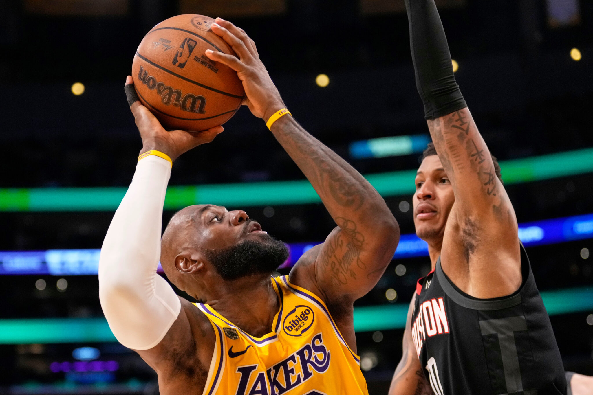 «Καθάρισαν» οι Λέικερς: Έκαναν το πρώτο βήμα απέναντι στους Ρόκετς