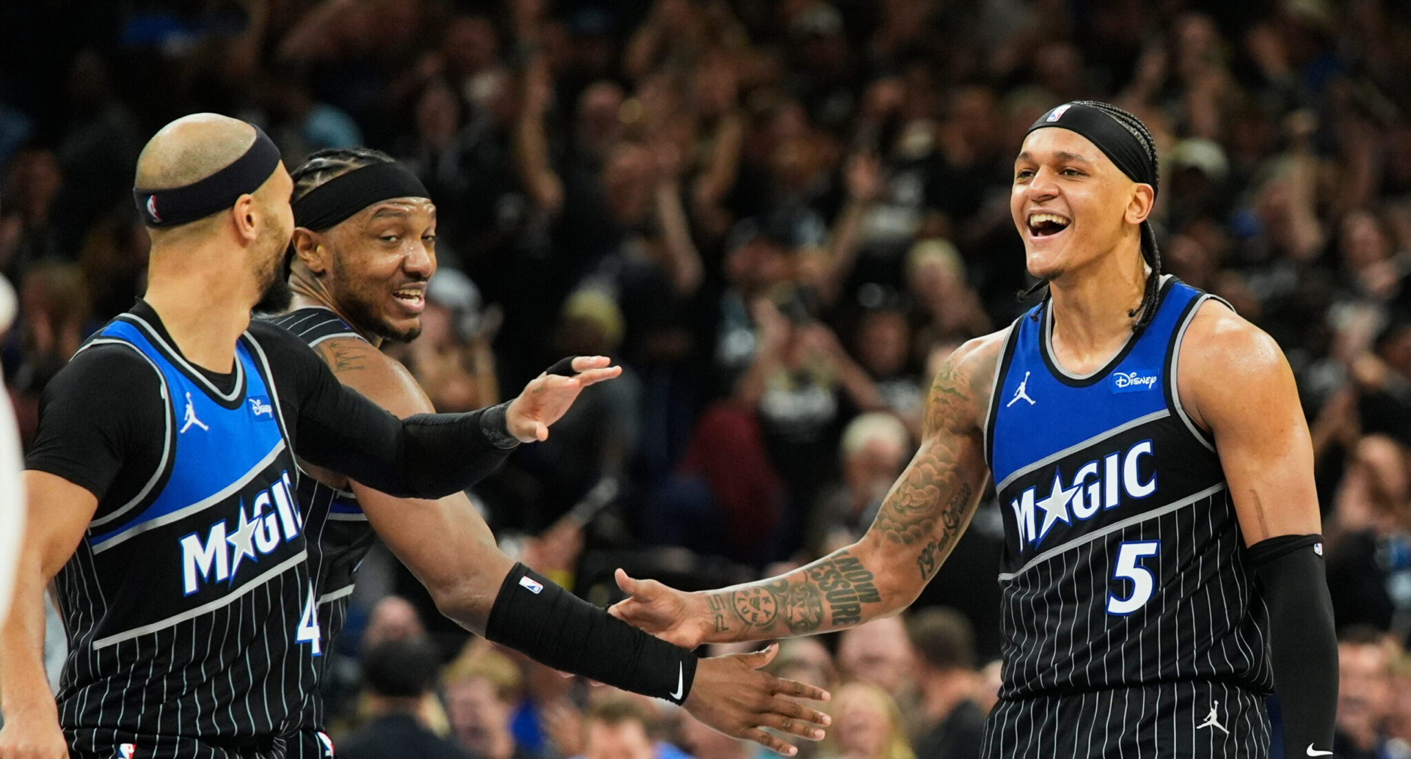 Νίκησαν τους Πίστονς στο Ορλάντο και πήραν το πάνω χέρι στη σειρά οι απίθανοι Μάτζικ