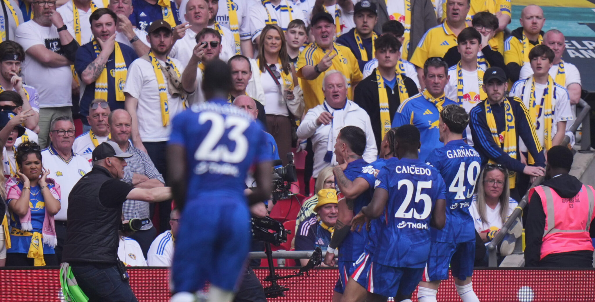 Η ανανεωμένη Τσέλσι καθάρισε τη Λιντς με τον Φερνάντες και κάνει από τώρα όνειρα για κούπα