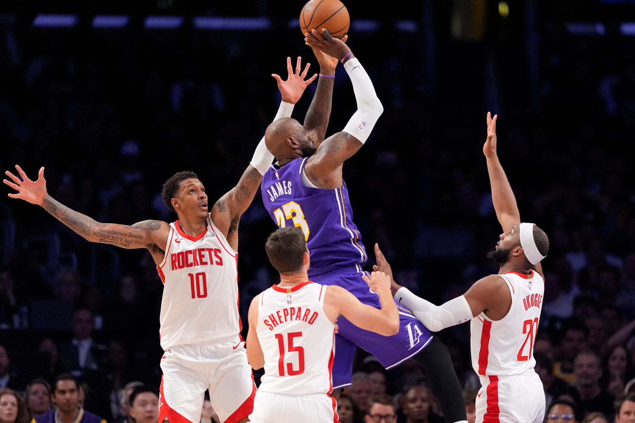 Οι Ρόκετς «έσβησαν» τους Λέικερς και έμειναν ζωντανοί στη σειρά – Καβαλίερς με ανατροπή στο φινάλε και προβάδισμα πρόκρισης απέναντι στους Ράπτορς (ΒΙΝΤΕΟ)