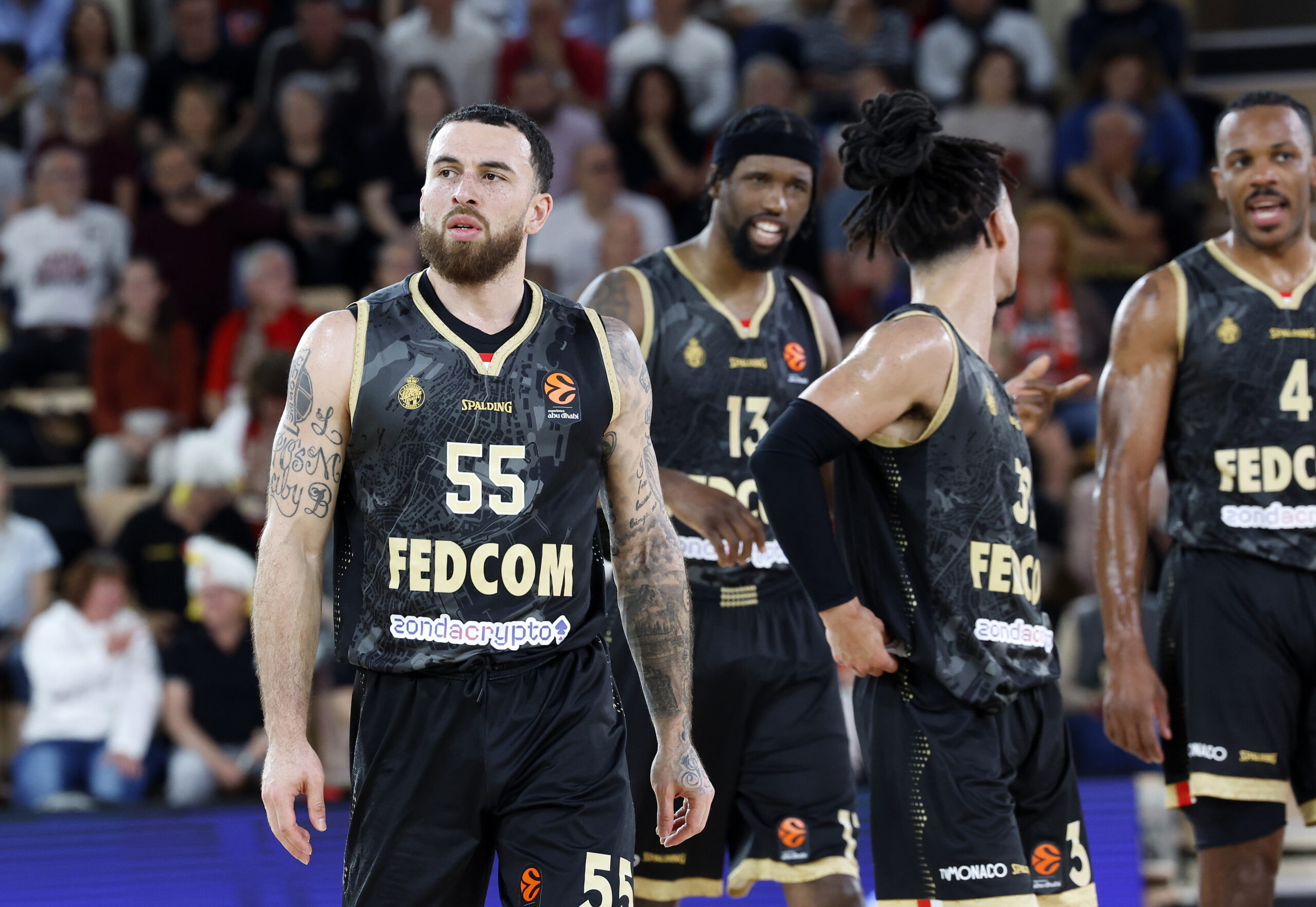 «Καθάρισε» και είναι άνετη η Μονακό, στην… πρίζα η Μπαρσελόνα