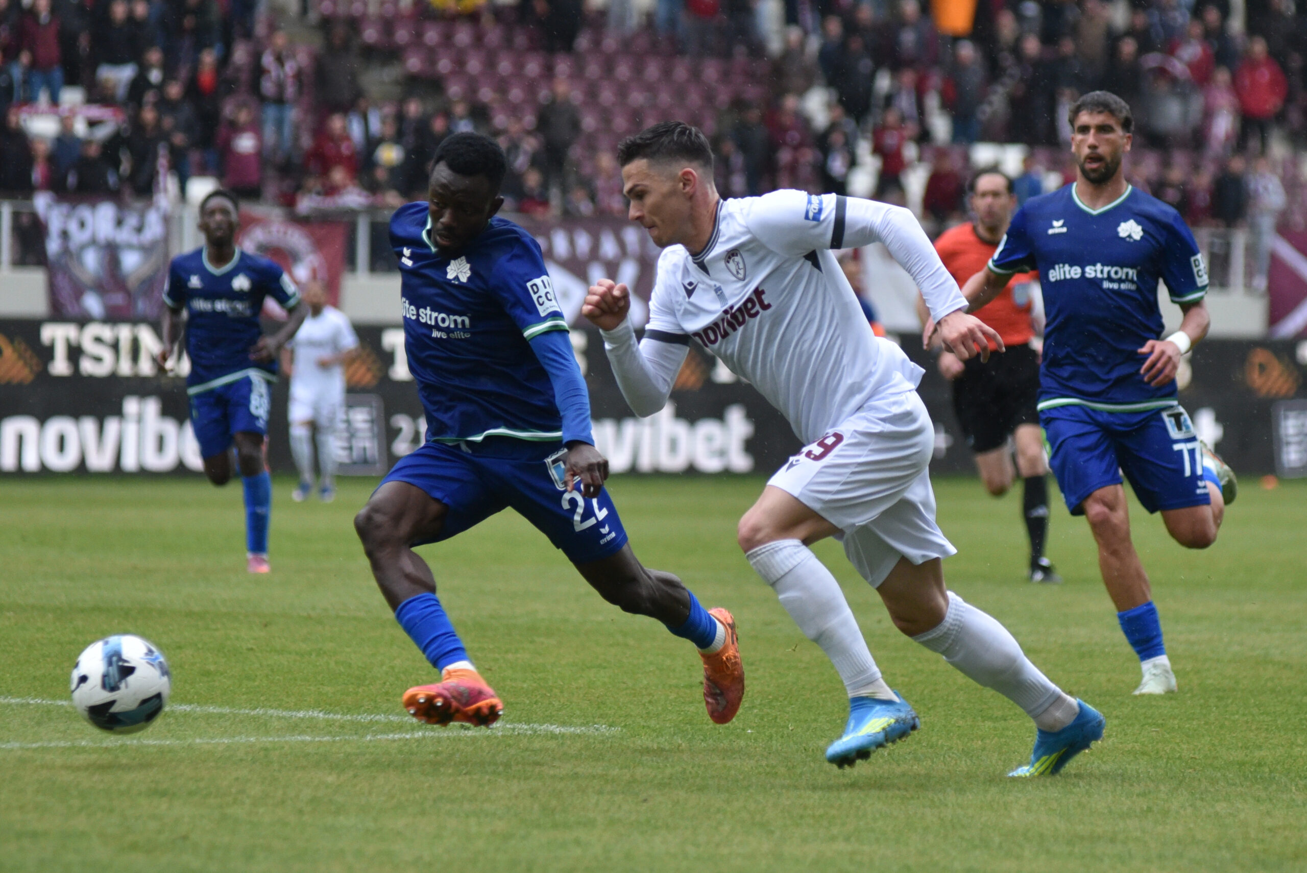 «Πέταξε» την ευκαιρία η Κηφισιά, όρθια η Λάρισα