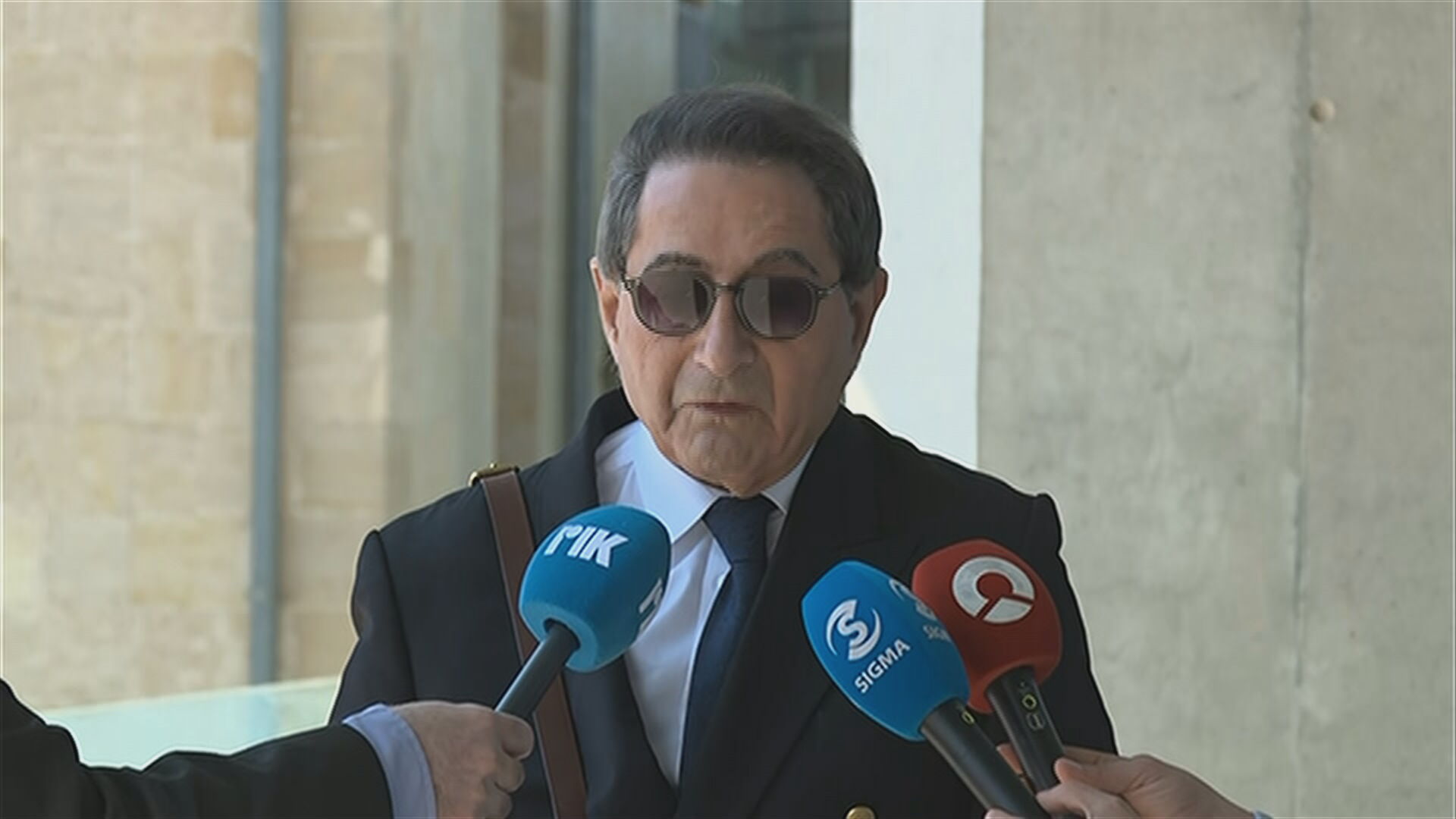 Βλέπει εσκεμμένα κενά και λάθη ο Κληρίδης, πώς σχολιάζει τη «γαρνιτούρα» που έβαλε η Σάντυ