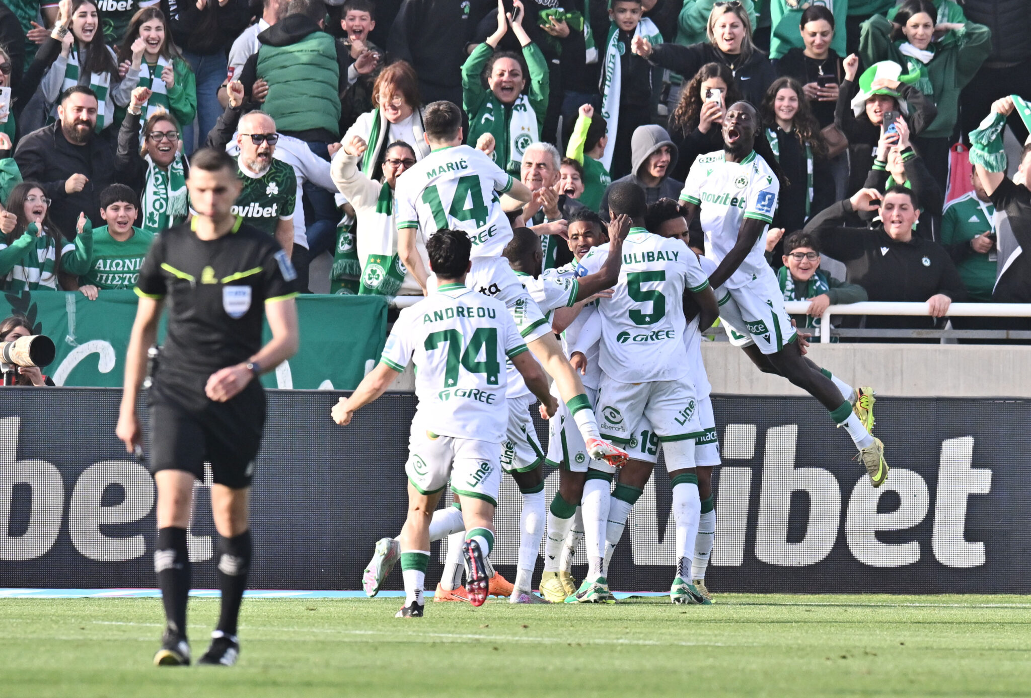 «Τέζαρε» τον ΑΠΟΕΛ και…αγκάλιασε τον τίτλο η Ομόνοια (ΒΙΝΤΕΟ)