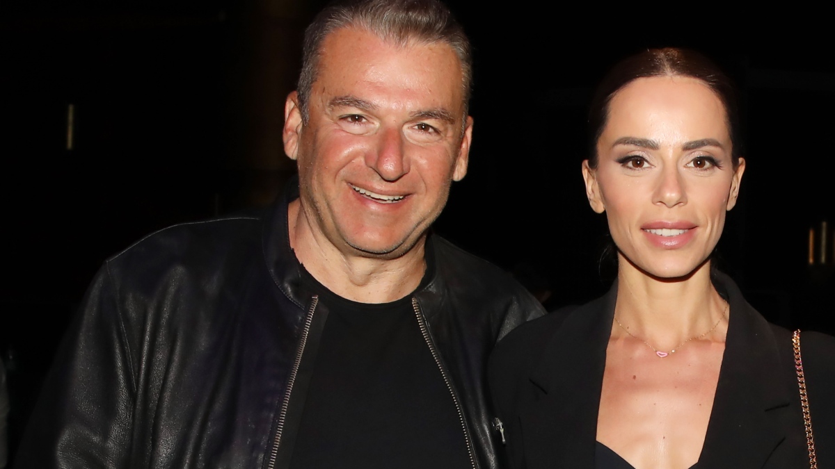 Γιώργος Λιάγκας & Μαρία Αντωνά: Στέλνουν μήνυμα αγάπης από την Τήνο με τις λαμπάδες της Ανάστασης