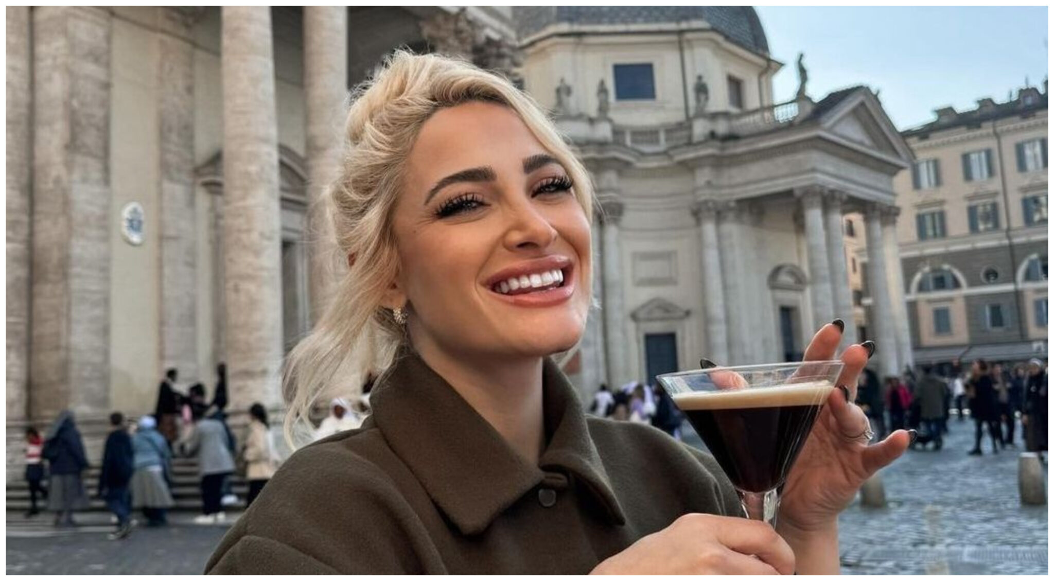 Ιωάννα Τούνη: Ρομαντικές στιγμές για καφέ με τον αγαπημένο της στη Θεσσαλονίκη (ΦΩΤΟ)