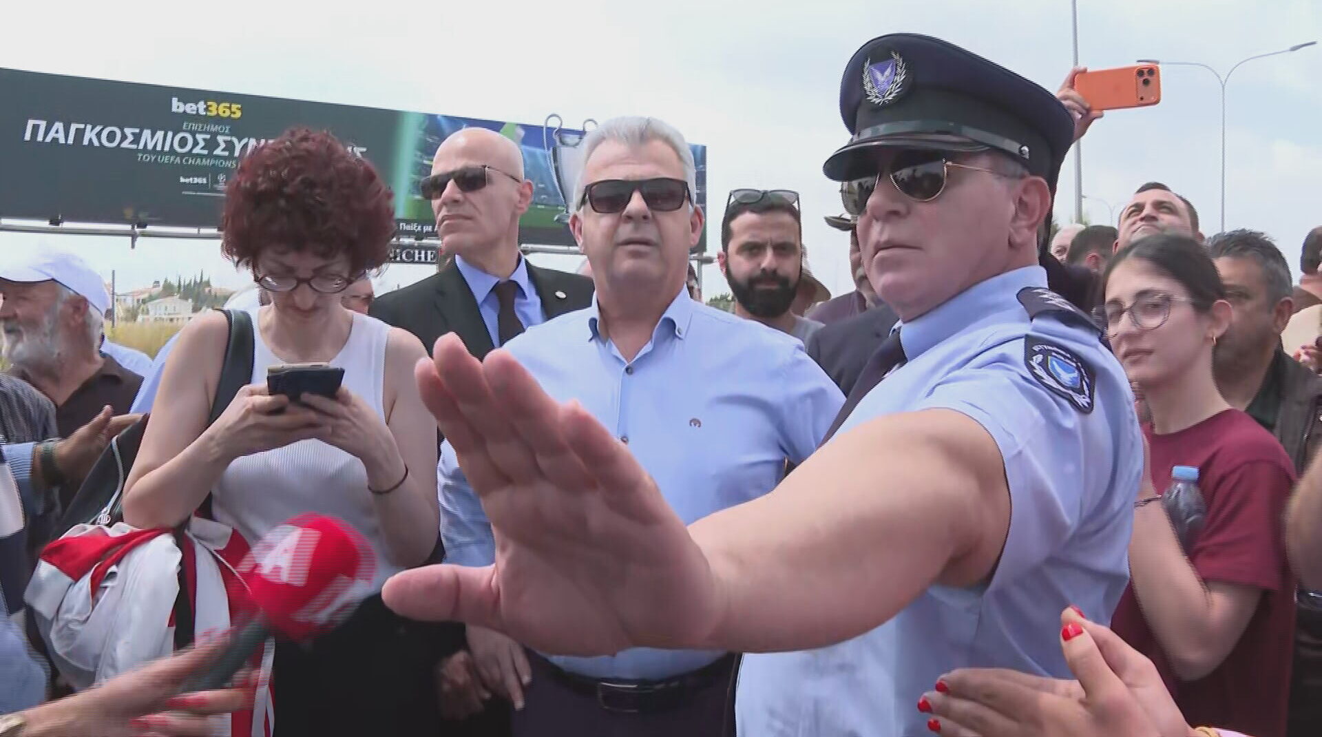 ΒΙΝΤΕΟ: «Άναψαν τα αίματα» στην παρουσία Φυτιρή, ένταση κτηνοτρόφων στη Ριζοελιά