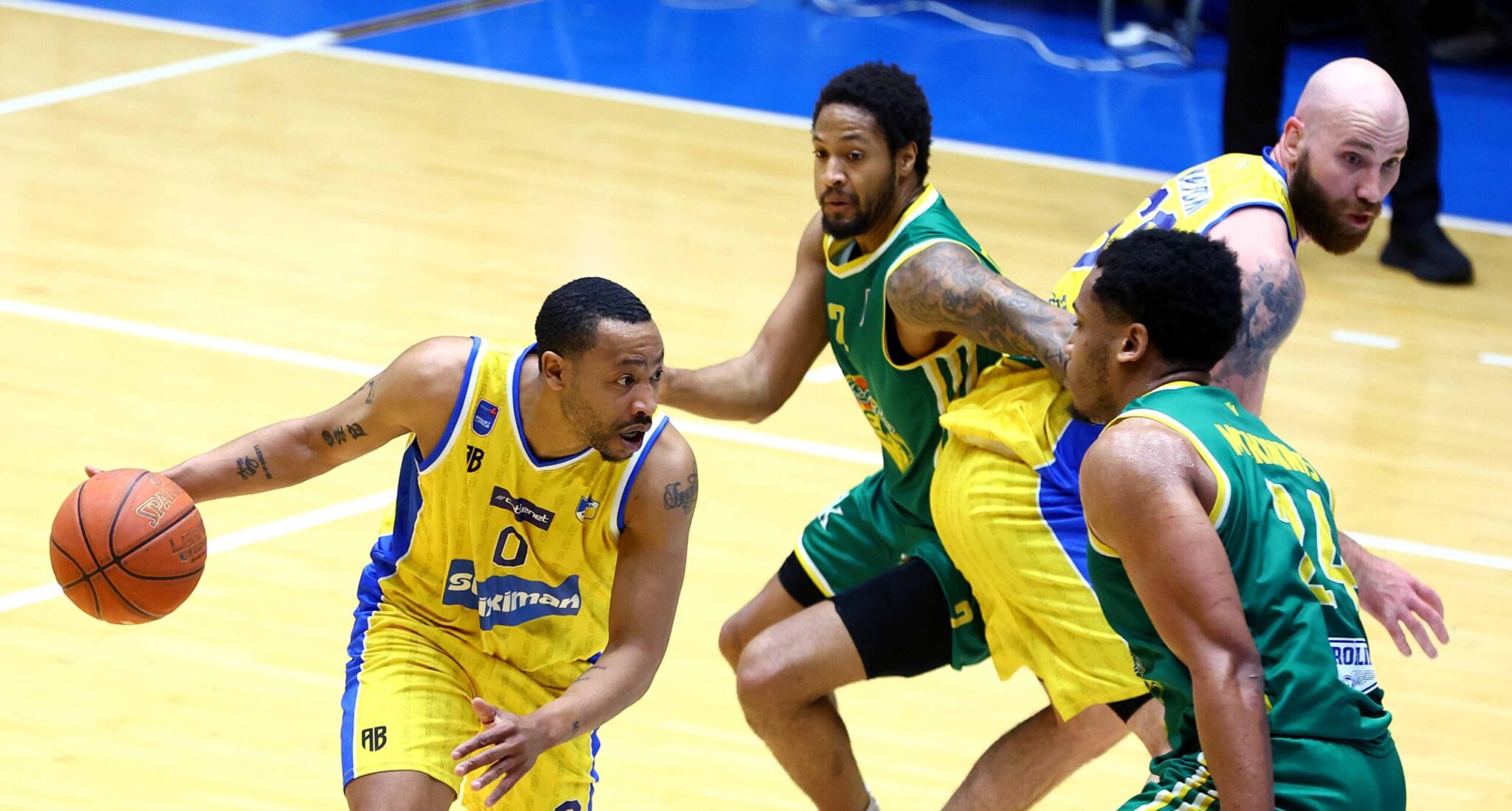 Νίκησε την ΑΕΚ και έφερε στα ίσα τη σειρά ο ΑΠΟΕΛ