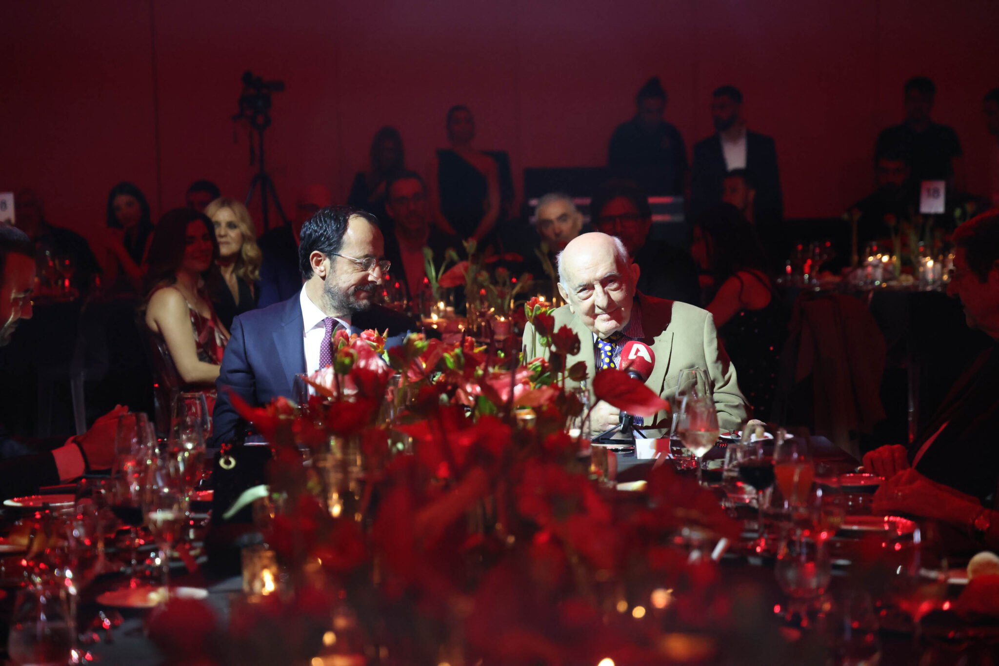 Συγκίνηση και λάμψη στη γιορτή για τα 10 χρόνια Alpha Κύπρου