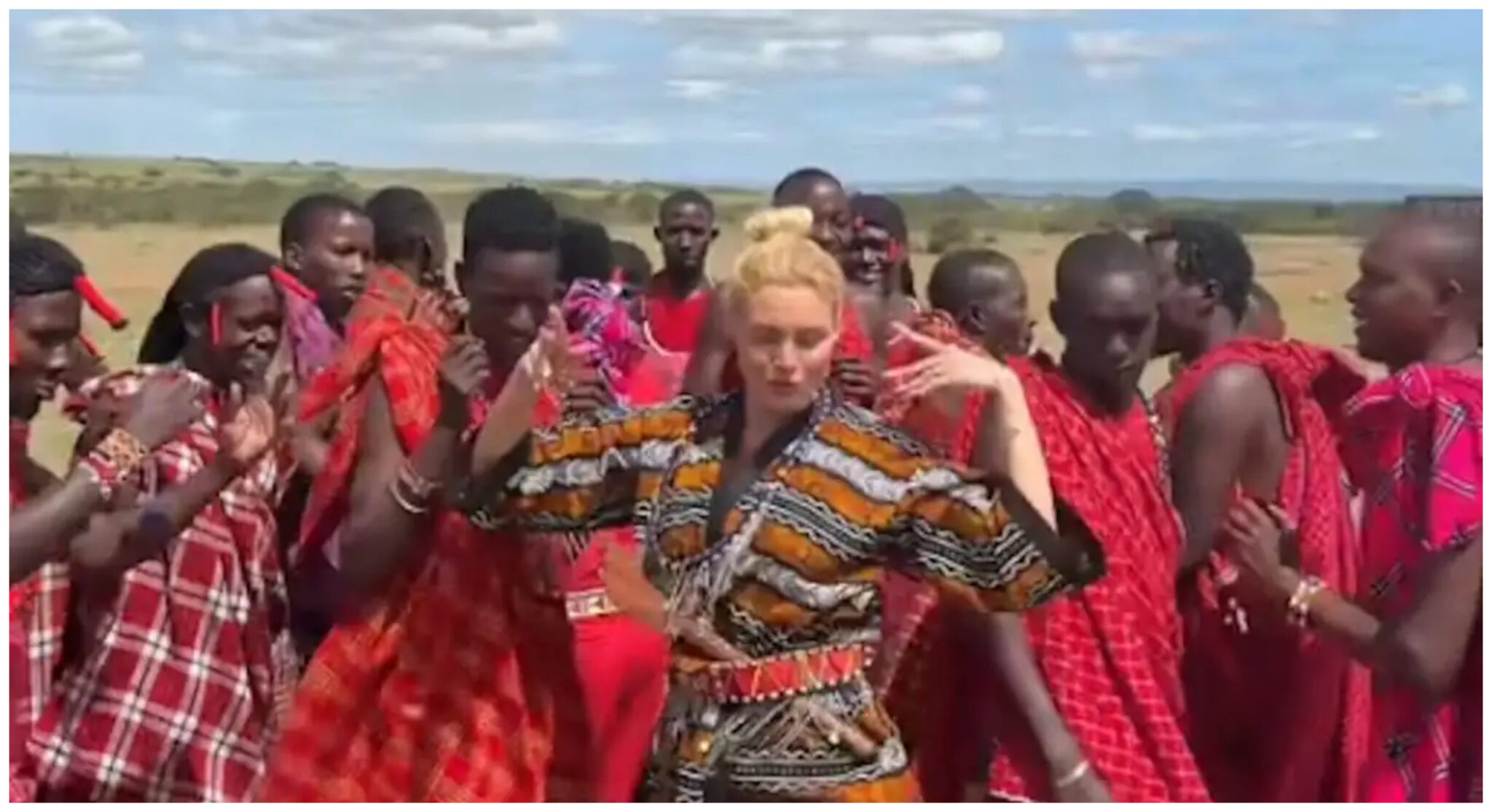 Παναγιώταρου: Χόρεψε το τραγούδι «Μασάι» της Κοκκίνου με άτομα της φυλής στην Αφρική (ΒΙΝΤΕΟ)