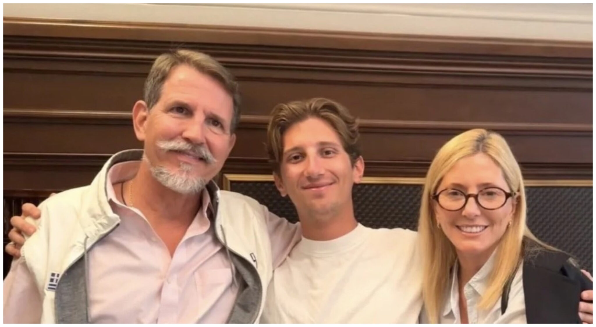 Παύλος Ντε Γκρες & Μαρί Σαντάλ: Σοβαρό ατύχημα για τον γιο τους, Οδυσσέα – Ποια η κατάστασή του