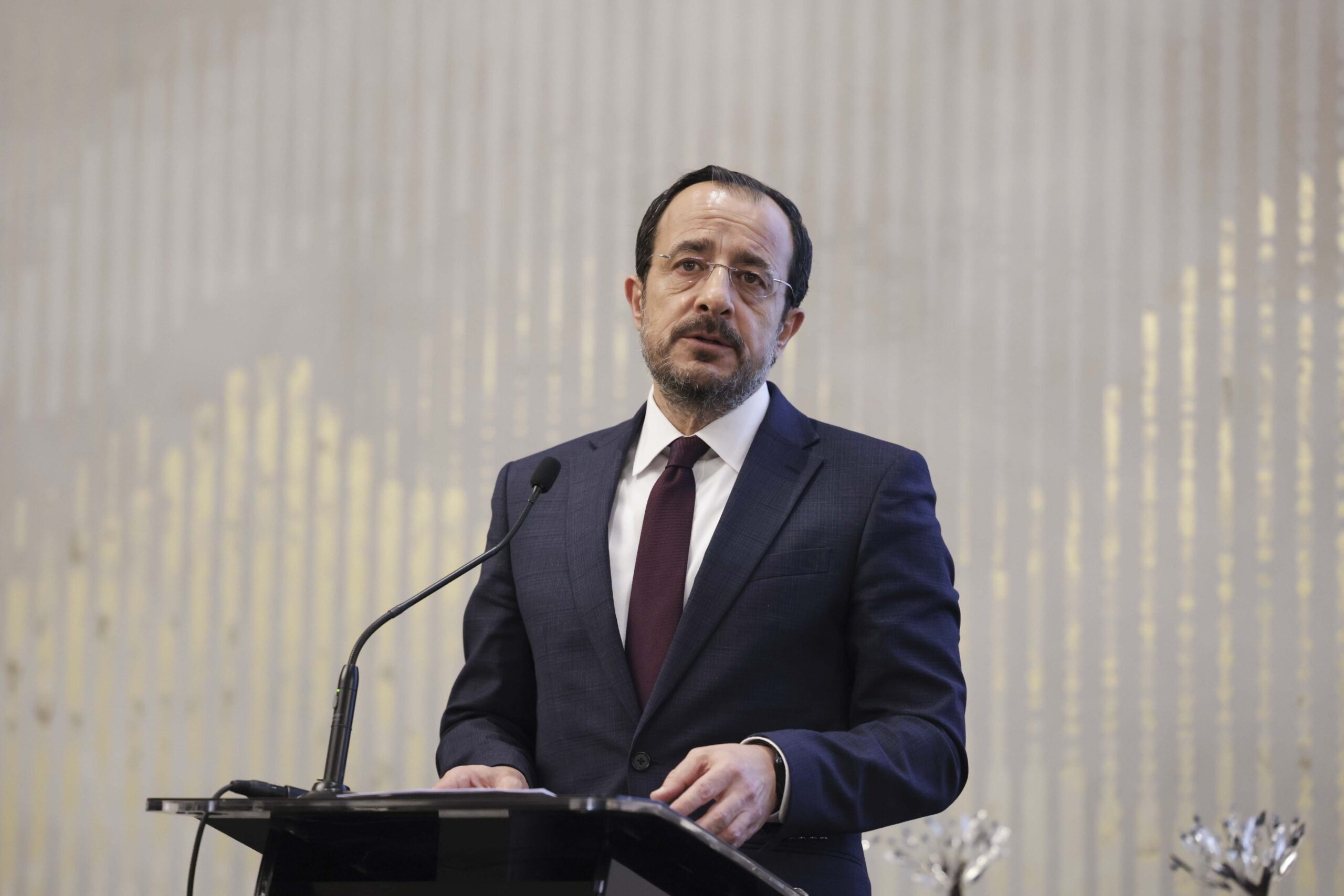 &Pi;&tau;&Delta;: &Epsilon;&nu;&delta;&iota;&alpha;&phi;έ&rho;&omicron;&nu; &alpha;&pi;ό &epsilon;&tau;&alpha;&iota;&rho;&epsilon;ί&epsilon;&sigmaf; &gamma;&iota;&alpha; &epsilon;&xi;&alpha;&sigma;&phi;ά&lambda;&iota;&sigma;&eta; &nu;έ&omega;&nu; &tau;&epsilon;&mu;&alpha;&chi;ί&omega;&nu; &sigma;&tau;&eta;&nu; &kappa;&upsilon;&pi;&rho;&iota;&alpha;&kappa;ή &Alpha;&Omicron;&Zeta;