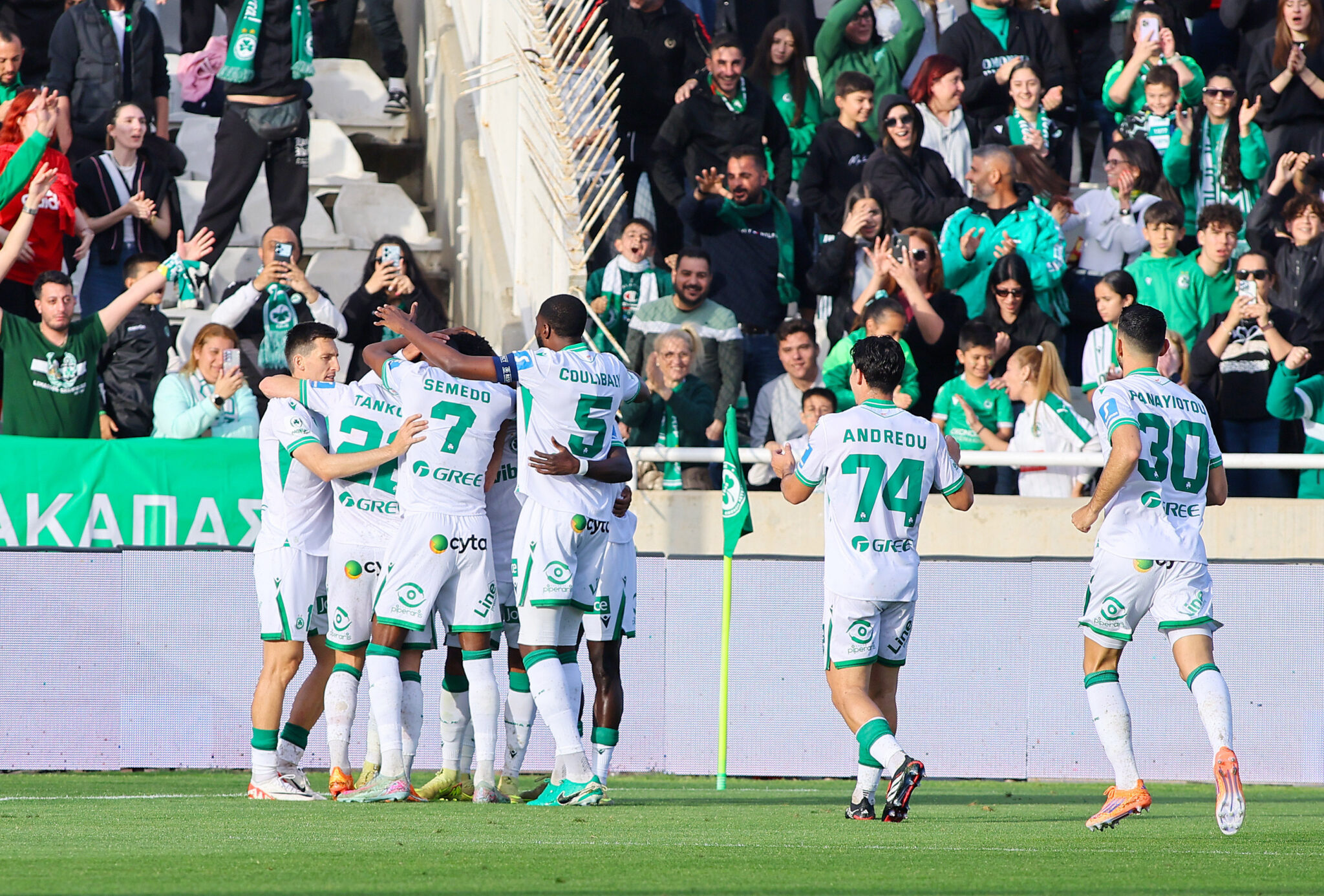 Ομόνοια: Έμεινε μόνο η στέψη