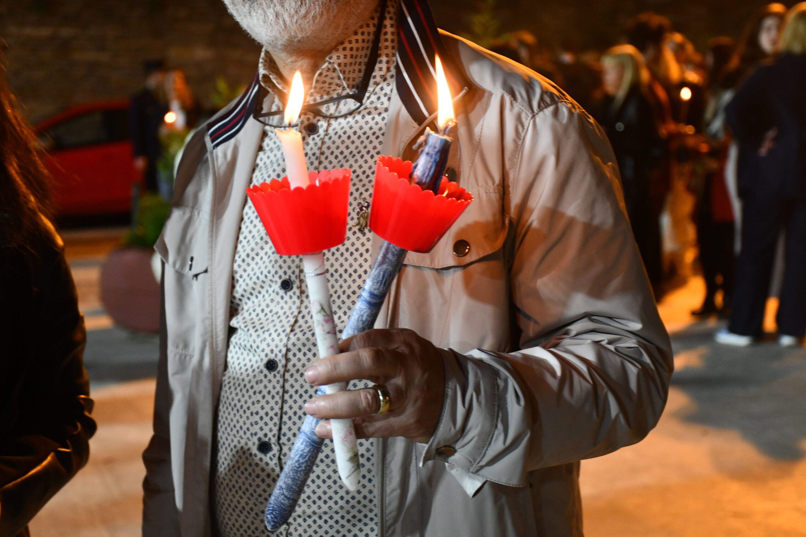 Τι ώρα φτάνει το Άγιο Φως στο αεροδρόμιο Λάρνακας