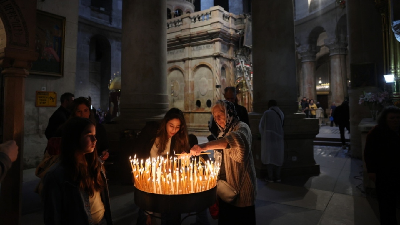 Δείτε live από τα Ιεροσόλυμα την τελετή Αφής του Αγίου Φωτός (ΒΙΝΤΕΟ)