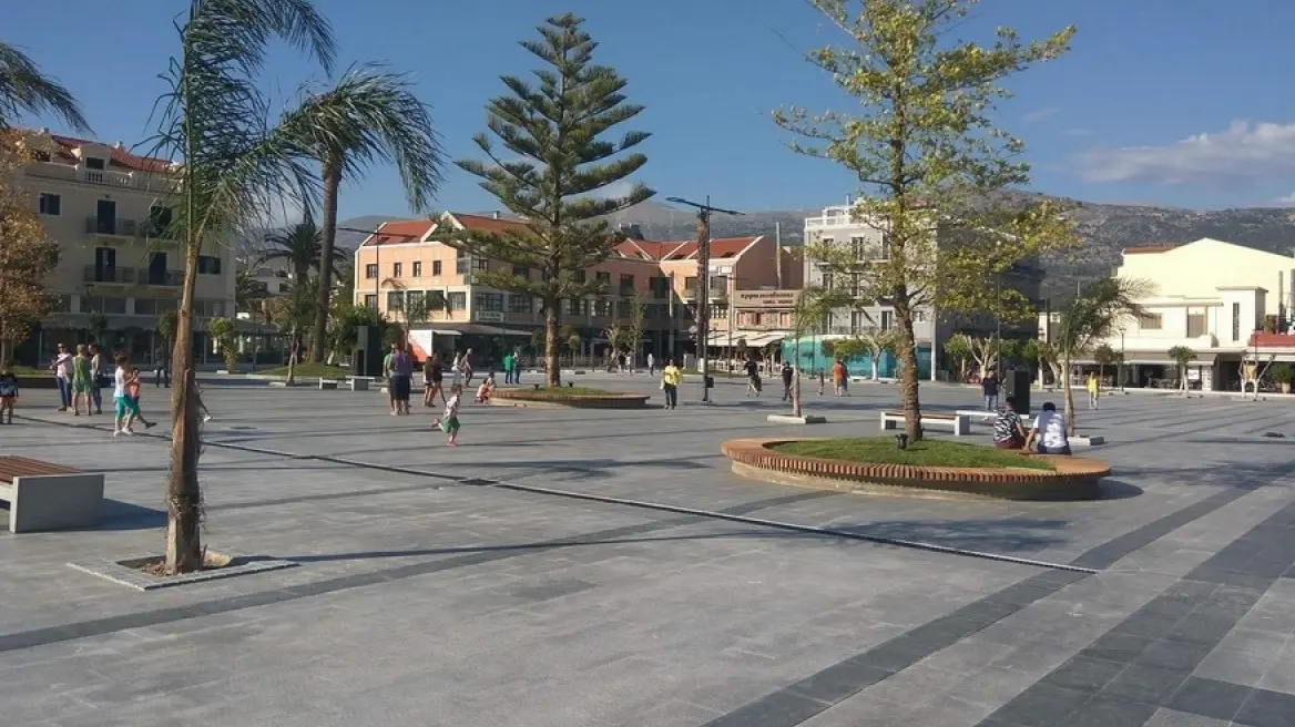 Κεφαλονιά: Μυστήριο με 19χρονη που βρέθηκε νεκρή στην κεντρική πλατεία του Αργοστολίου