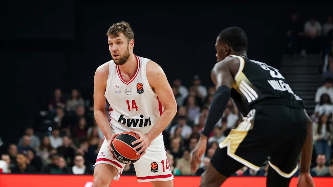 Έκανε το «καθήκον» του στη Γαλλία και έπιασε κορυφή ο Ολυμπιακός